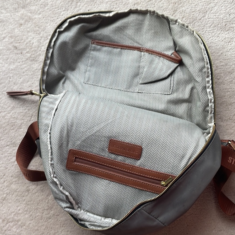 Steve Madden backpack - Picture 3 of 4